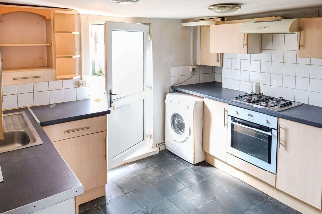 25 Griffith Street, Aberdare CF44 7LW 2