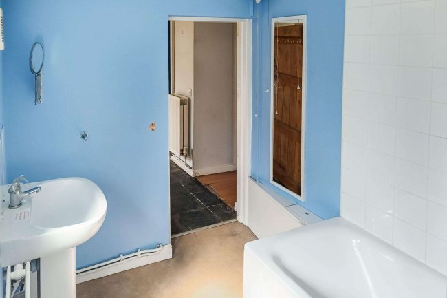 25 Griffith Street, Aberdare CF44 7LW 2