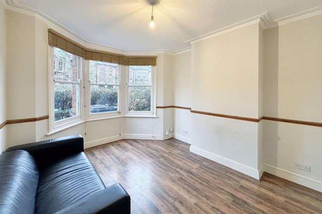 77 Edward Road, Walthamstow, London E17 6PB 9