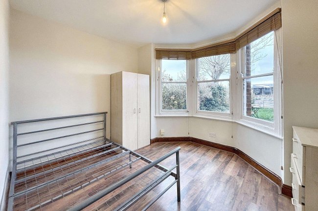 77 Edward Road, Walthamstow, London E17 6PB 9