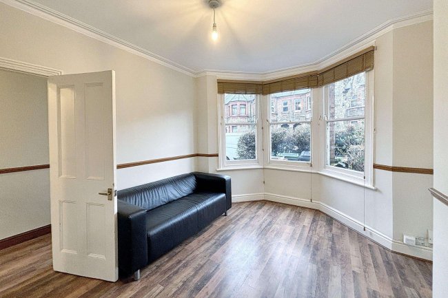 77 Edward Road, Walthamstow, London E17 6PB 9