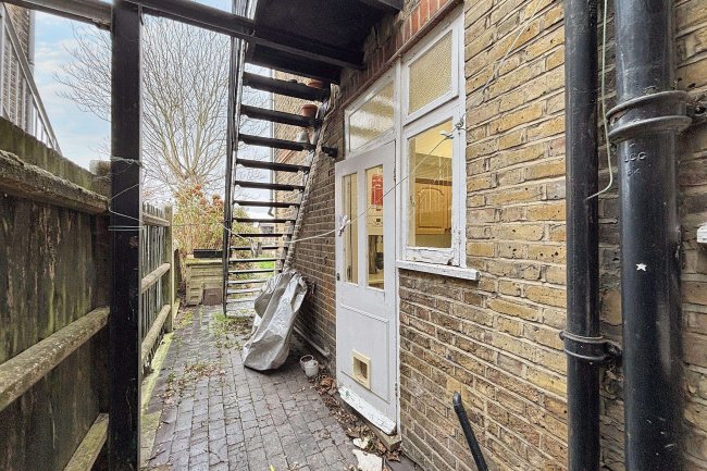 77 Edward Road, Walthamstow, London E17 6PB 9