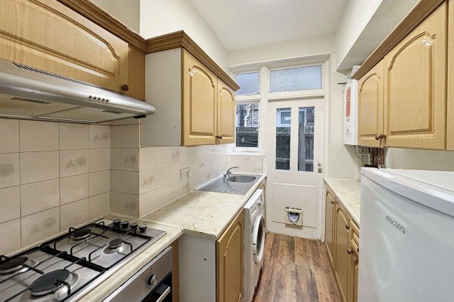 77 Edward Road, Walthamstow, London E17 6PB 9