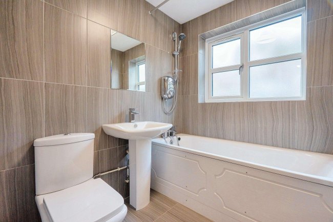 Flat 6, Read Court,1 Gandhi Close, Walthamstow, E17 8JX 7