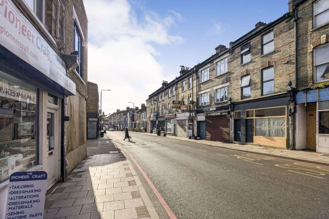 47 Trinity Road, Tooting, London, SW17 7SD 5