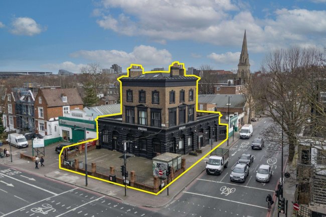 M'Nuchah, 392 Camden Road, London, N7 0SJ 3