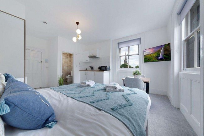 M'Nuchah, 392 Camden Road, London, N7 0SJ 3