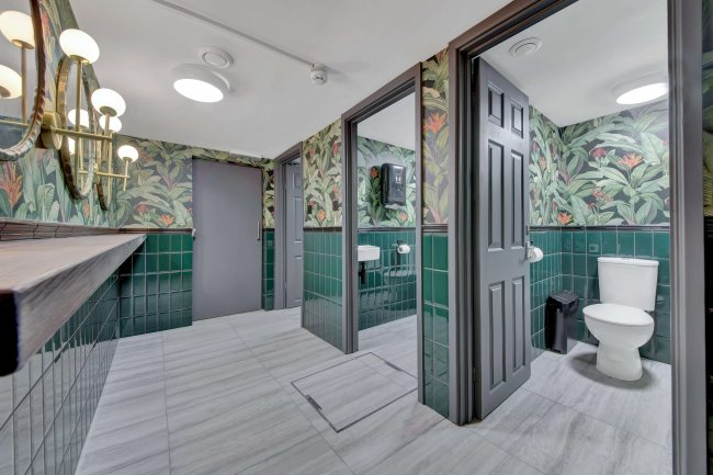 M'Nuchah, 392 Camden Road, London, N7 0SJ 3