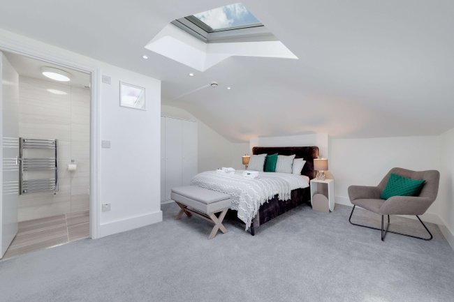 M'Nuchah, 392 Camden Road, London, N7 0SJ 3