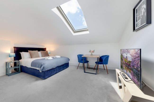 M'Nuchah, 392 Camden Road, London, N7 0SJ 3