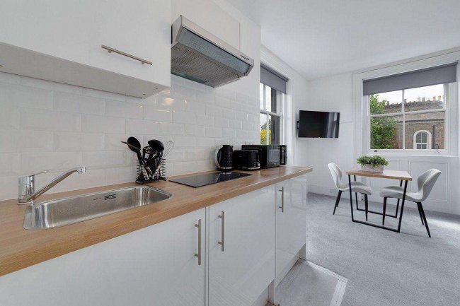 M'Nuchah, 392 Camden Road, London, N7 0SJ 3