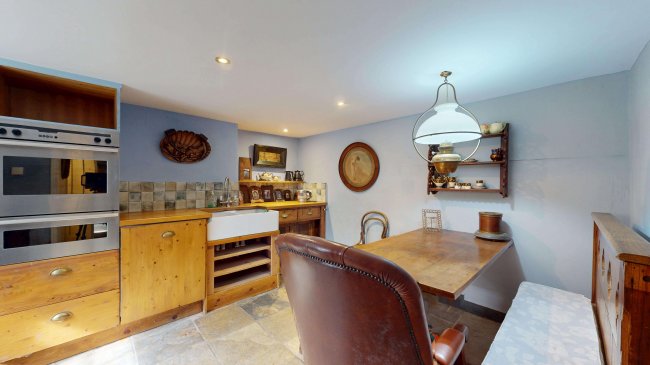 Flat 1, Vine House, Hampton Court Road, East Molesey, Surrey, KT8 9DA 1