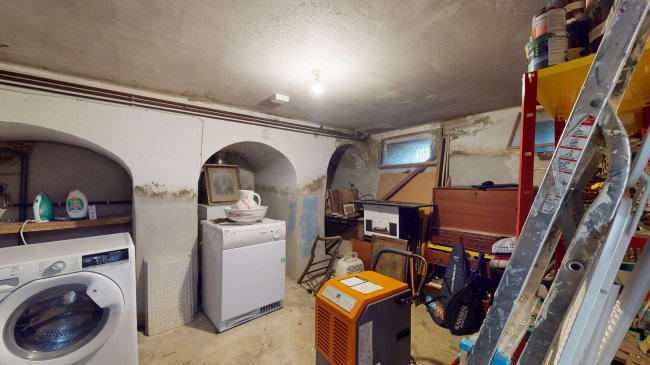 Flat 1, Vine House, Hampton Court Road, East Molesey, Surrey, KT8 9DA 1