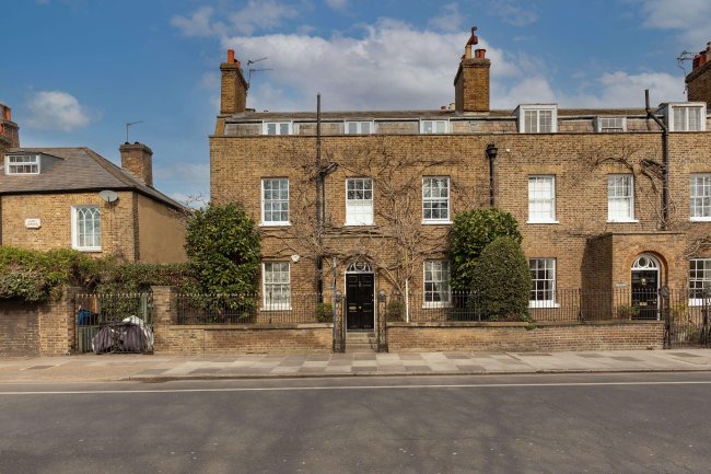 Flat 1, Vine House, Hampton Court Road, East Molesey, Surrey, KT8 9DA 1