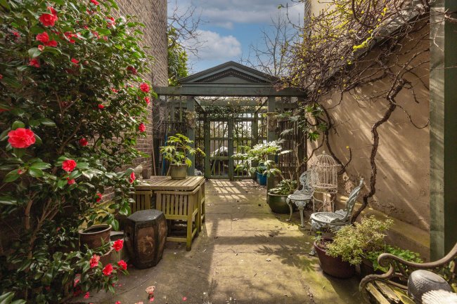 Flat 1, Vine House, Hampton Court Road, East Molesey, Surrey, KT8 9DA 1