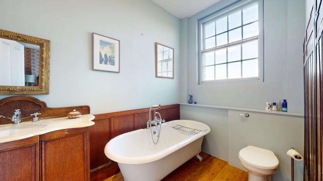 Flat 1, Vine House, Hampton Court Road, East Molesey, Surrey, KT8 9DA 1