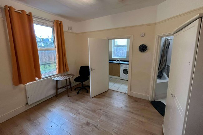 40/42 Brookwood Road, Southfields, London, SW18 5BQ 8