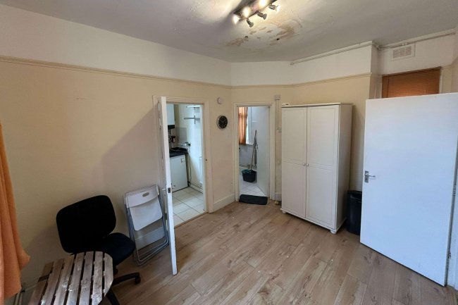 40/42 Brookwood Road, Southfields, London, SW18 5BQ 8