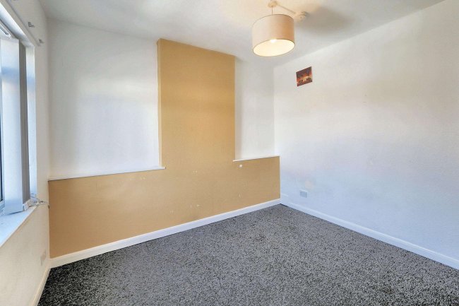 90 Burnthouse Road, Heanor, DE75 7GT 2