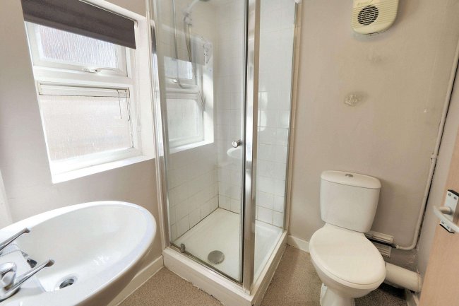 90 Burnthouse Road, Heanor, DE75 7GT 2