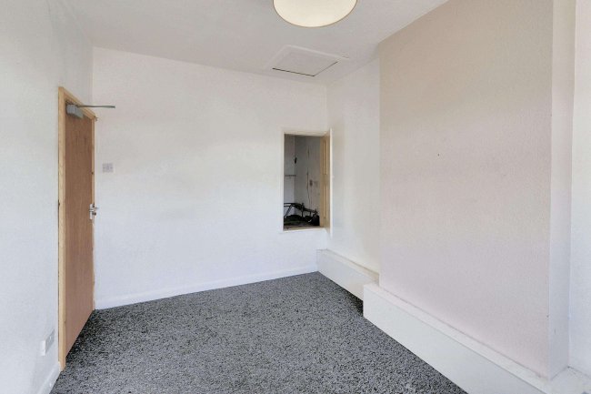 90 Burnthouse Road, Heanor, DE75 7GT 2