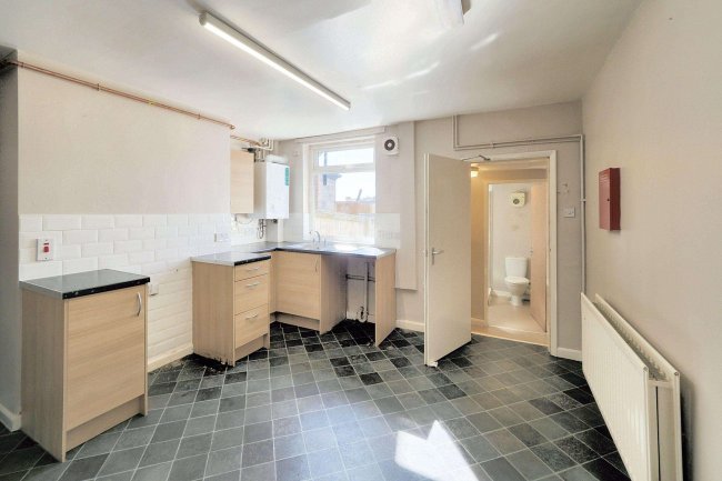 90 Burnthouse Road, Heanor, DE75 7GT 2