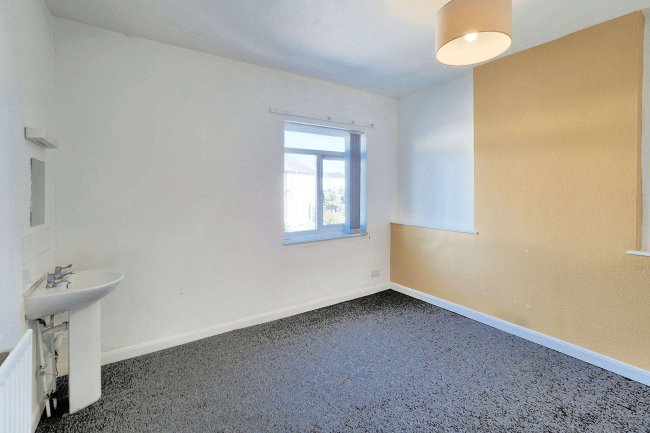 90 Burnthouse Road, Heanor, DE75 7GT 2