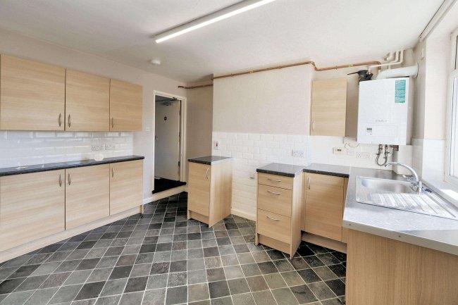 90 Burnthouse Road, Heanor, DE75 7GT 2