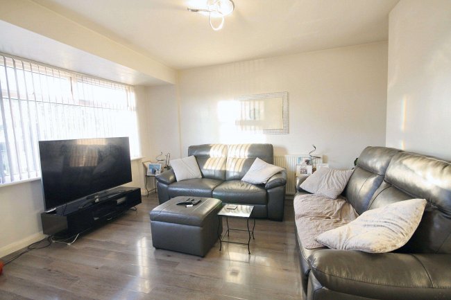 198A Shakespeare Avenue, Hayes, UB4 9AQ 6