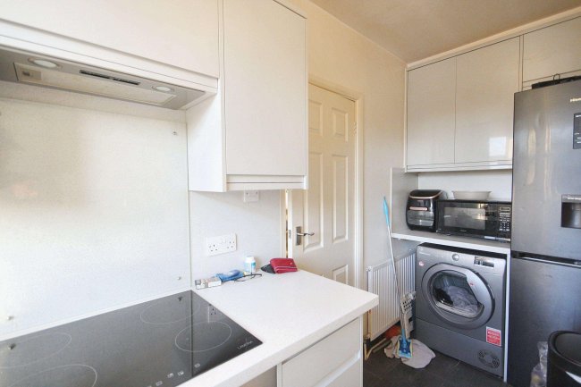 198A Shakespeare Avenue, Hayes, UB4 9AQ 6