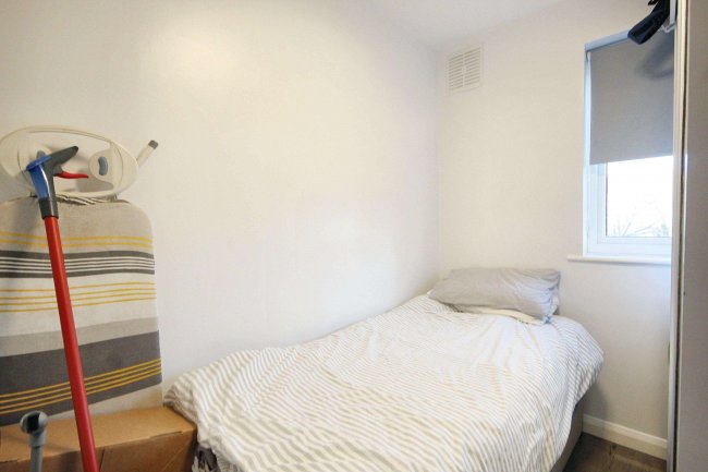 198A Shakespeare Avenue, Hayes, UB4 9AQ 6