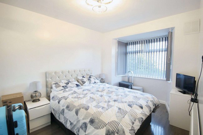 198A Shakespeare Avenue, Hayes, UB4 9AQ 6