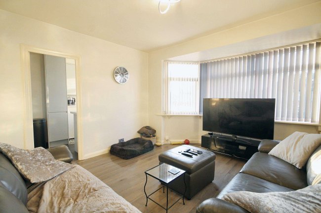 198A Shakespeare Avenue, Hayes, UB4 9AQ 6