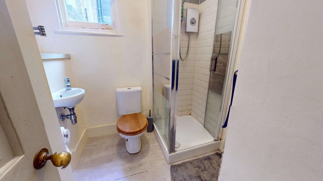 First Floor Flat rear, 24 Tournay Road, Fulham, London, SW6 7UF 1