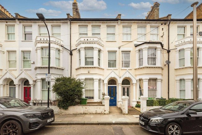 First Floor Flat rear, 24 Tournay Road, Fulham, London, SW6 7UF 1