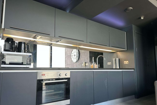 Flat 4401 Beetham Tower, 301 Deansgate, Manchester M3 4LQ 2