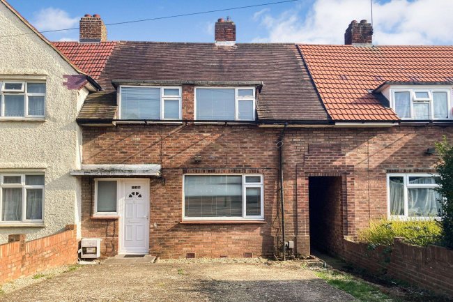 118 The Drive, Romford, Essex, RM5 3UH 4