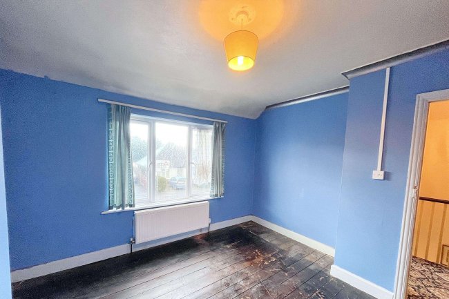 9 Chase Road, Epsom, Surrey KT19 8TL 9