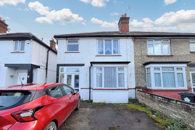 9 Chase Road, Epsom, Surrey KT19 8TL 9