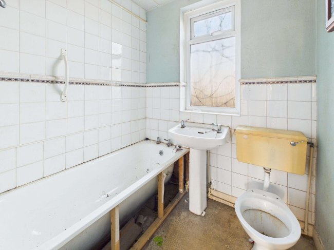 22 Malcolm Road, South Norwood, London, SE25 5HG 8