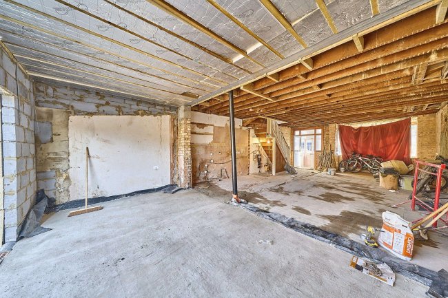 90 North Acton Road, Park Royal, London NW10 7AY 6