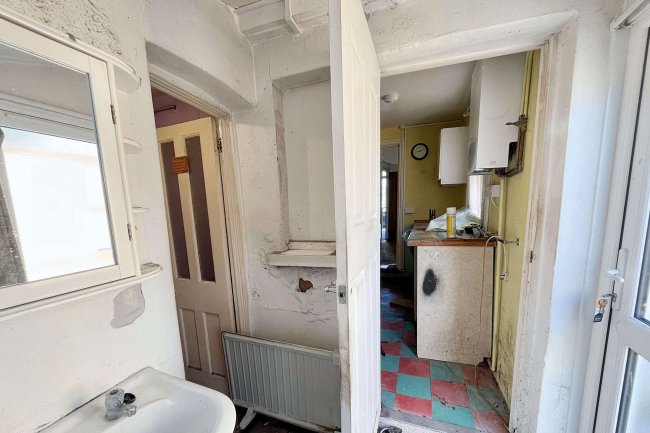 69 Boston Road, Croydon, CR0 3EJ 1