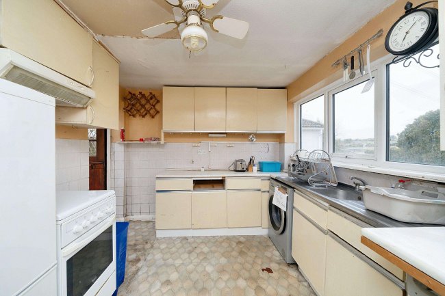 53 Viking Way, Clanfield, Waterlooville, Hampshire, PO8 0HT 6