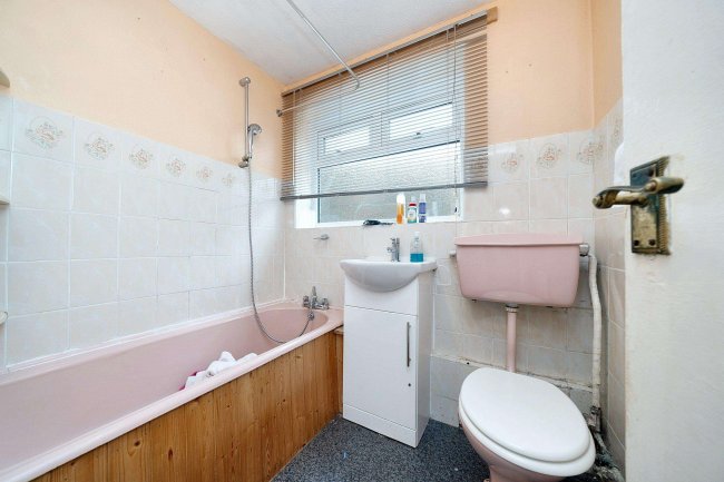 53 Viking Way, Clanfield, Waterlooville, Hampshire, PO8 0HT 6