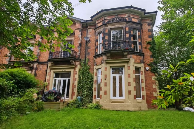 Flat 2, 40 Devonshire Place, Prenton, Cheshire CH43 1TU 5