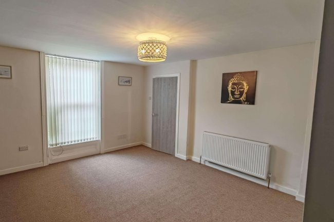 Flat 2, 40 Devonshire Place, Prenton, Cheshire CH43 1TU 5