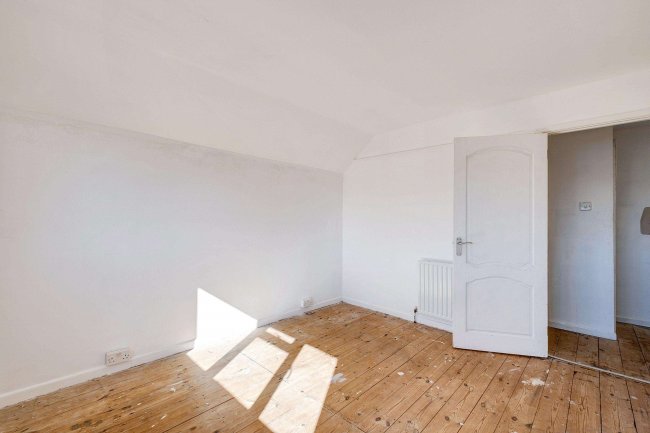 1 Burton Close, Wool, Wareham, Dorset, BH20 6ET 7