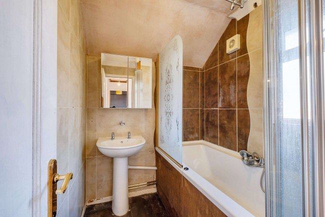 1 Burton Close, Wool, Wareham, Dorset, BH20 6ET 7