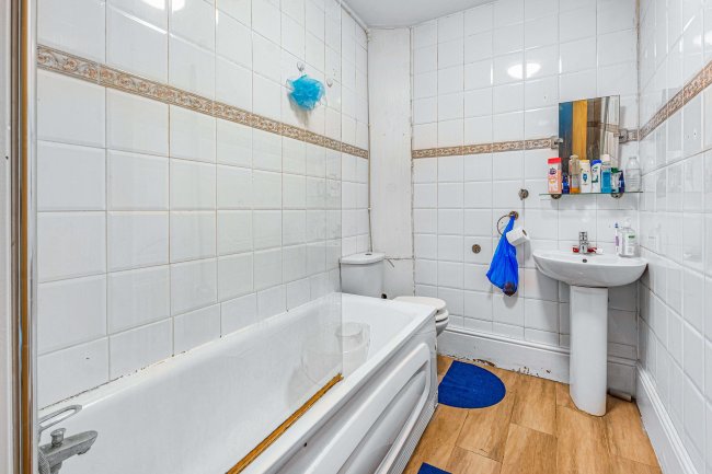 630 Holloway Road, Holloway , London, N19 3NU 9