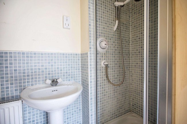 Apt 4 Shannon House, Leasowe Road, Wirral CH46 3RT 2